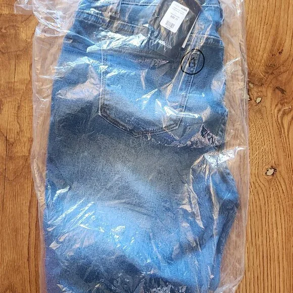 Distressed skinny jeans - Picture 4 of 6